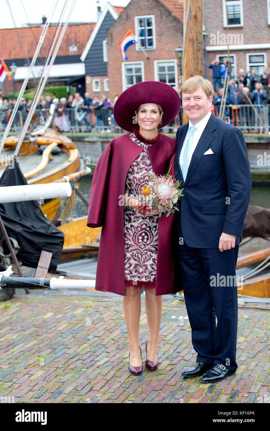 Spakenburg, Netherlands. 24th Oct, 2017. Kin Willem-Alexander and Queen ...