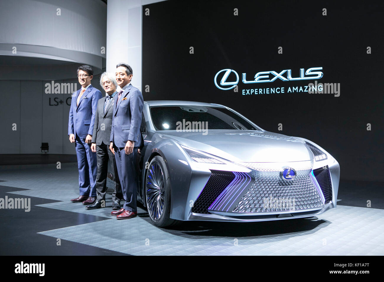 Executives of Luxus pictured at 45th Tokyo Motor Show. Credit: Yuichiro Tashiro /Alamy Live News Stock Photo