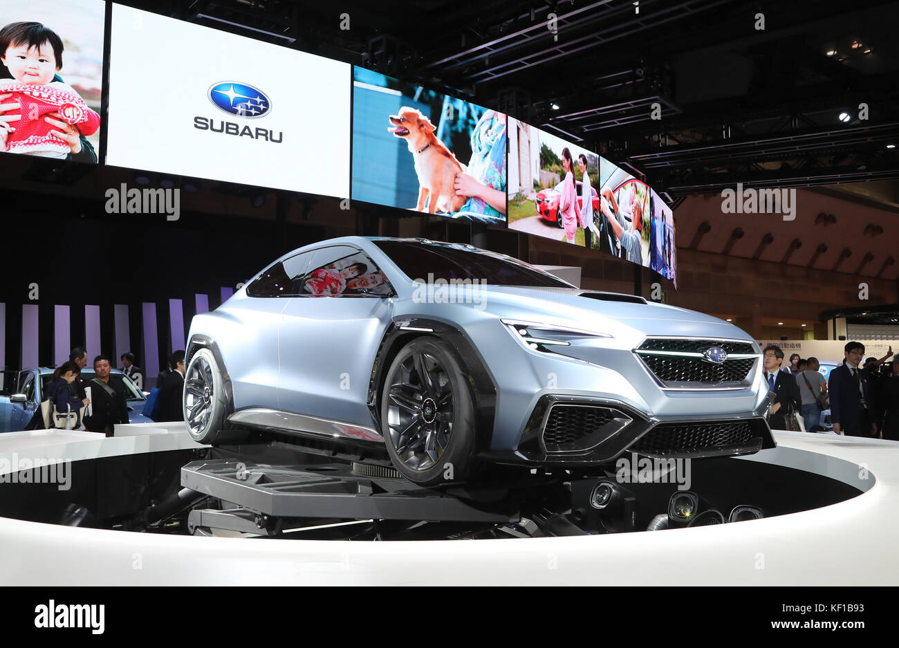 Tokyo, Japan. 25th Oct, 2017. Japanese automaker Subaru displays the company's concept vehicle 'Viziv Performance Concept' at a press preview at the 45th Tokyo motor Show in Tokyo on Tuesday, October 25, 2017. Tokyo Motor Show will start from October 27 through November 5. Credit: Yoshio Tsunoda/AFLO/Alamy Live News Stock Photo