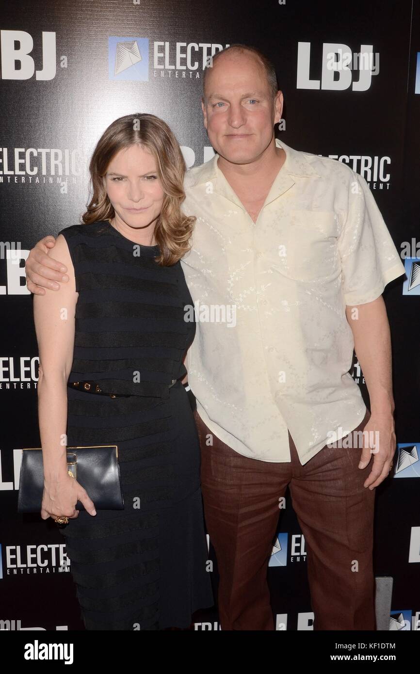 Jennifer Jason Leigh, Woody Harrelson at arrivals for LBJ Premiere