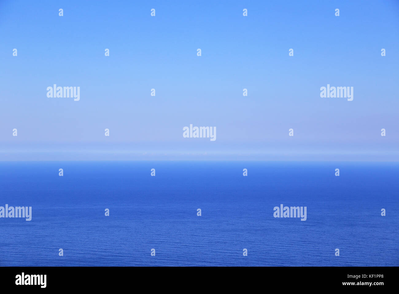 Blue sea and sky horizon background Stock Photo - Alamy
