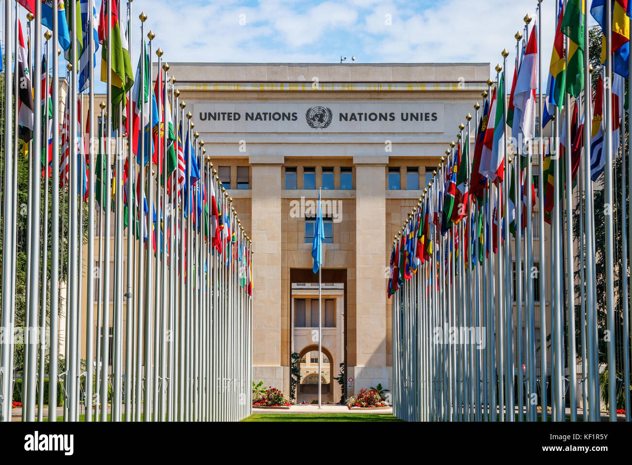 The 'Allee des Nations' (Avenue of Nations) of the Geneva United Nations Palace, with the flags of the member countries. Geneva, Switzerland. Stock Photo