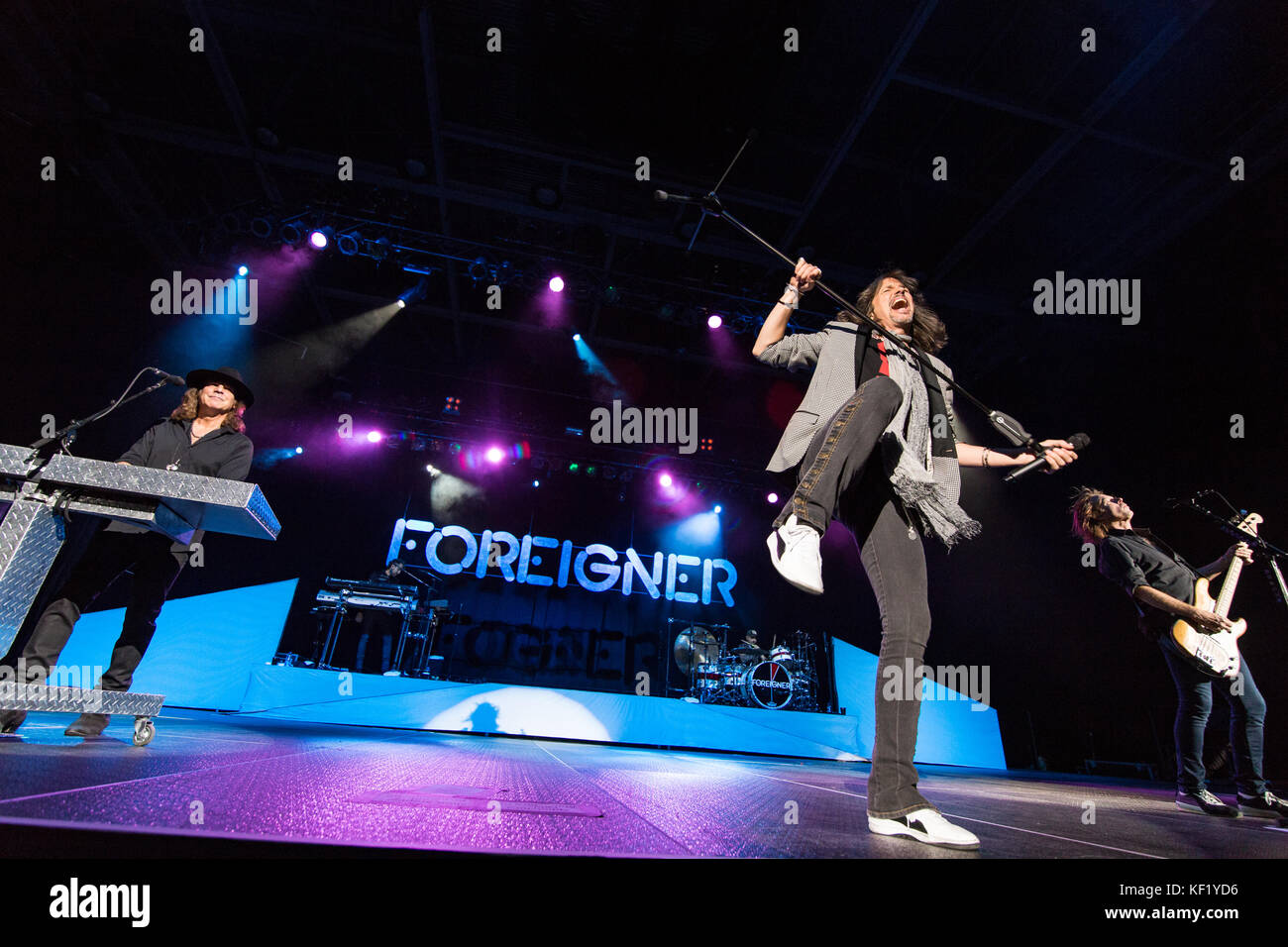 ABBOTSFORD, CANADA. 22nd Oct, 2017. British-American rock band Foreigner performing at the Abbotsford Centre in Abbotsford, BC, CANADA. Credit: Jamie Stock Photo