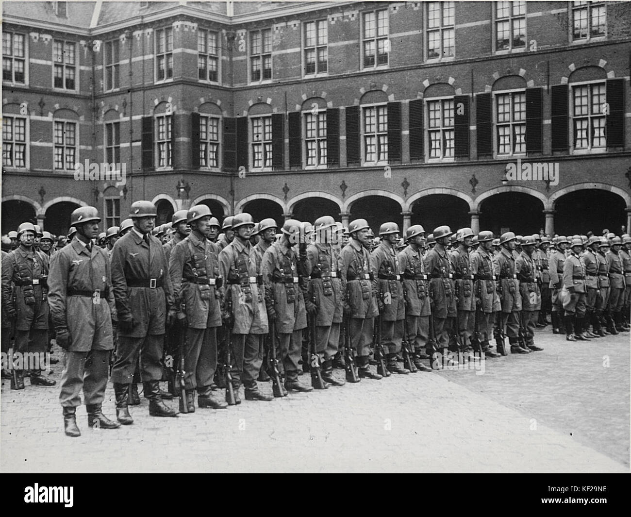 German paratroopers at the Inner Court, The Hague. May 1940 Stock Photo