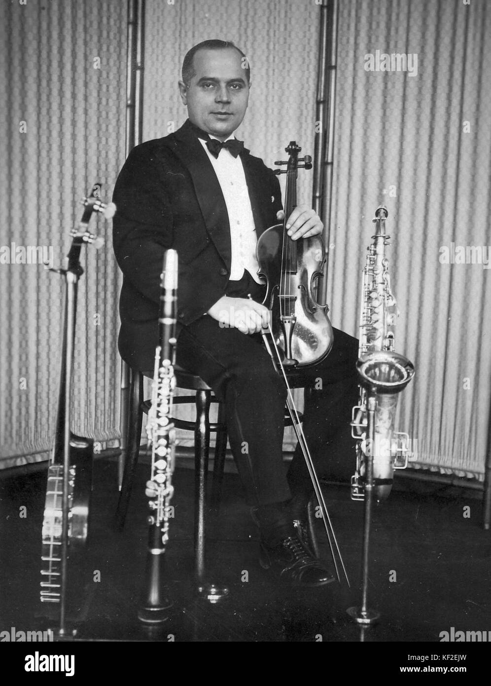 Portrait, man, musical instrument, violin, guitar, saxophone