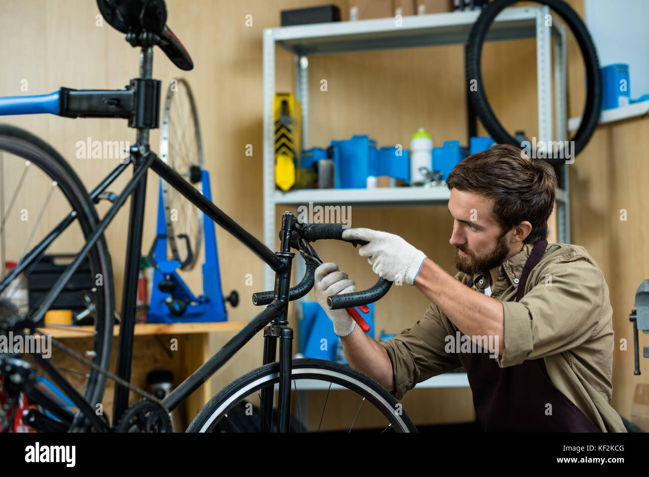 Adjusting Handlebar Height Stock Photo Alamy