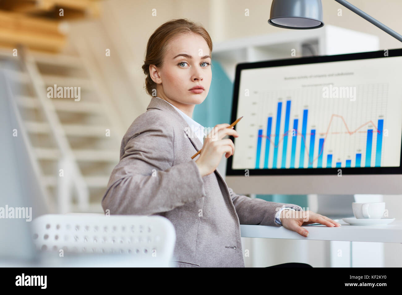 Business woman person hi-res stock photography and images - Alamy