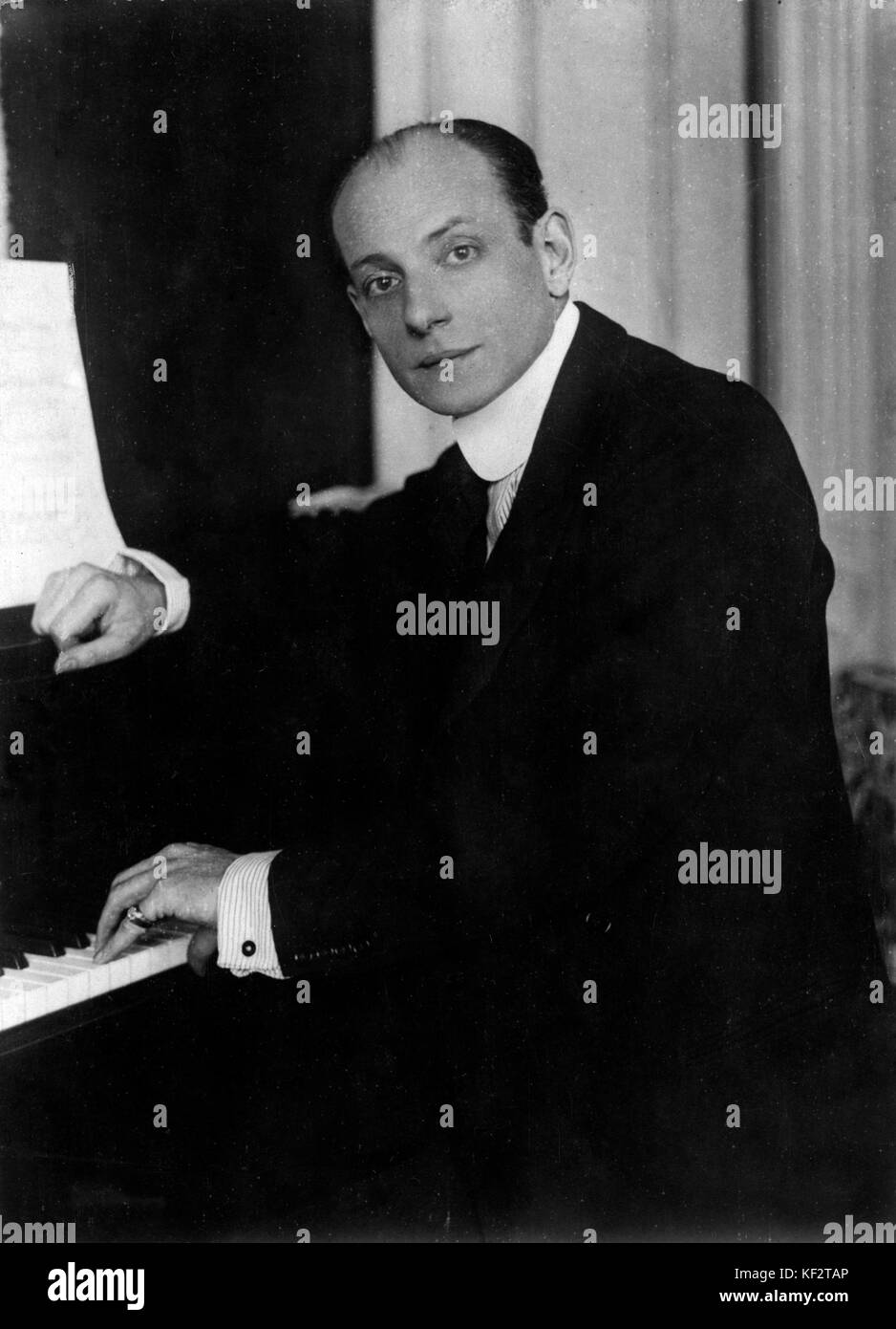 Blair Fairchild at the piano. Published by Max Eschig & Cie 48. BF: American composer and diplomat, 23 June, 1877 - 23 April, 1933. Stock Photo