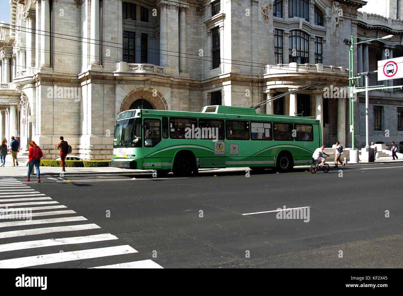 Trolley bus in Mexico city. Eje central Stock Photo Alamy