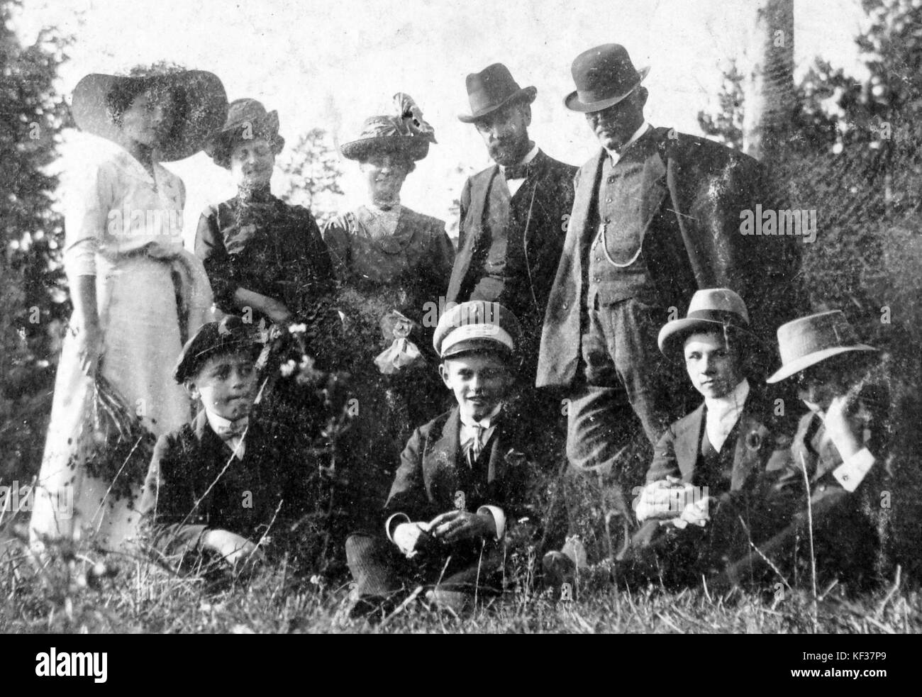 Fashionable man fashion Black and White Stock Photos & Images - Alamy