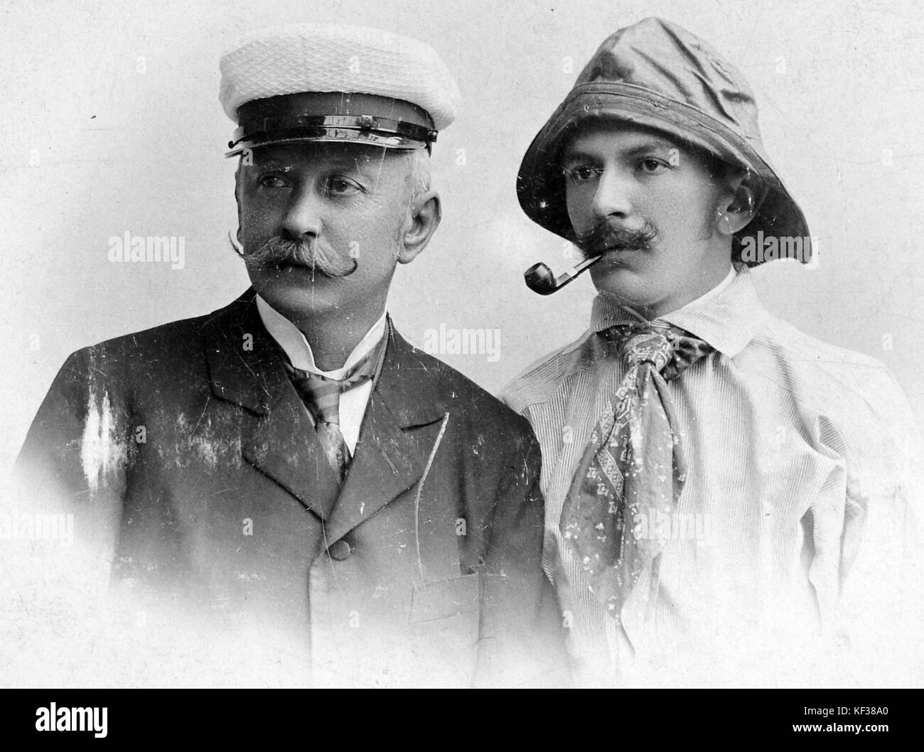 Pipe, men, sou'wester, sailor, moustache, tie  4340 Stock Photo