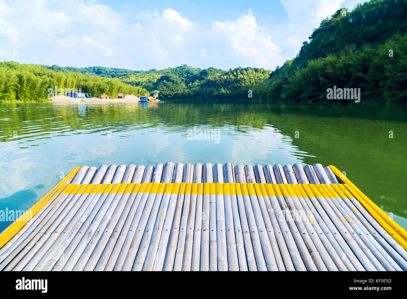 Ships life raft hi-res stock photography and images - Alamy