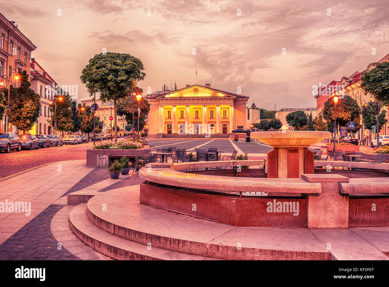 Vilnius, Lithuania: the Town Hall, Lithuanian Vilniaus rotuse, in the square of the same name Stock Photo