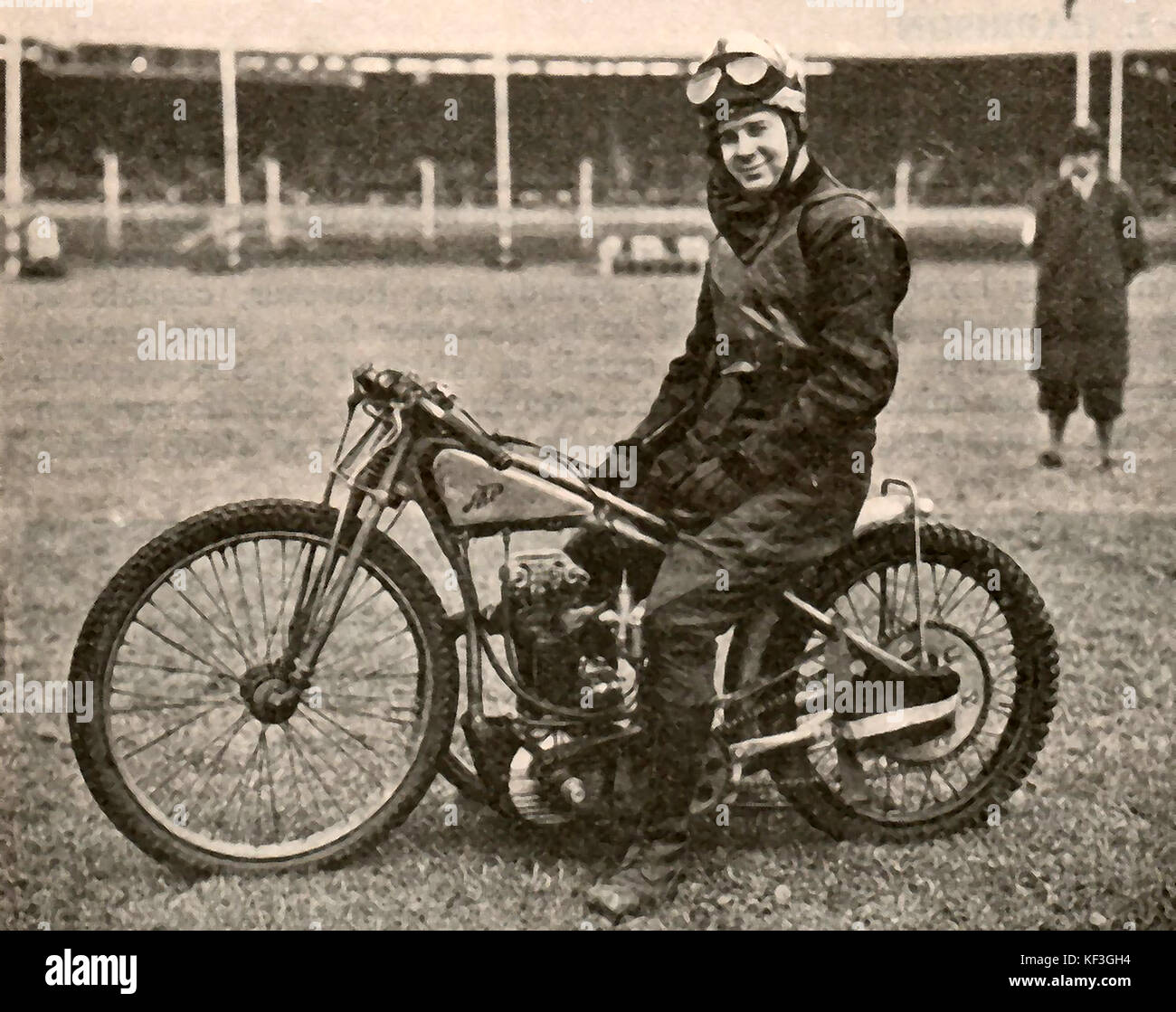 1932  A portrait of Billy Lamont the then famous Australian Speedway Rider on the latest J.A.P. racer believed to have been photographed prior to the A Johnny Hoskins'-led Anglo/Australian promotion , ('World's Championship Final') at the Sydney Showground Speedway (Speedway Royal) Stock Photo