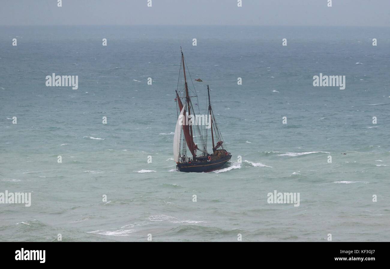 The world’s oldest sailing cargo vessel The Nordlys approches Newhaven