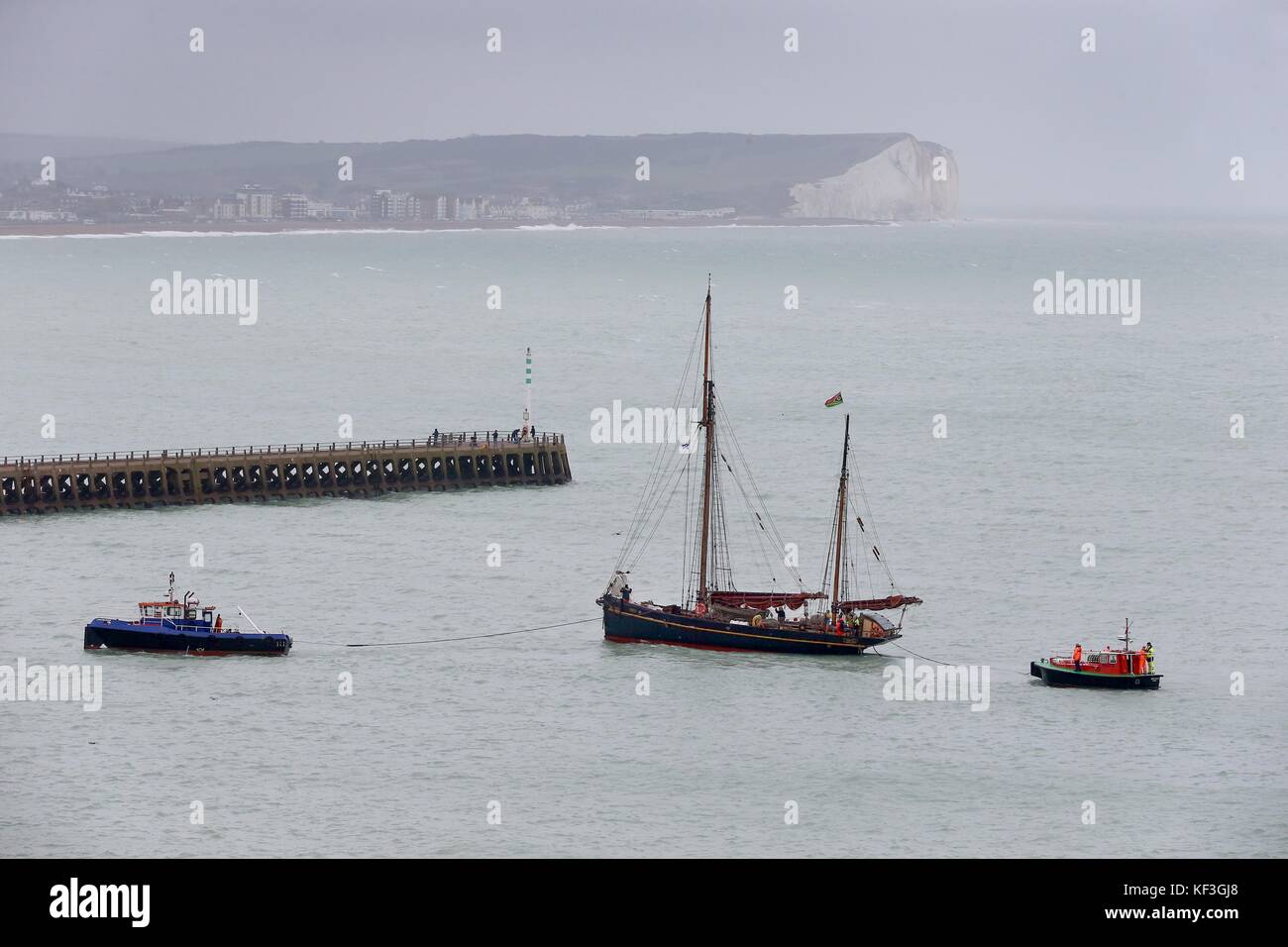 The world’s oldest sailing cargo vessel The Nordlys approches Newhaven