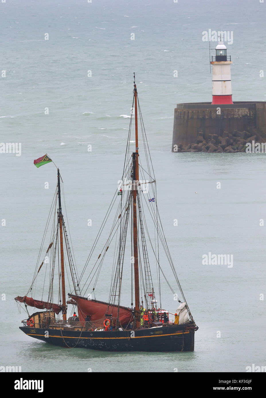 The world’s oldest sailing cargo vessel The Nordlys approches Newhaven