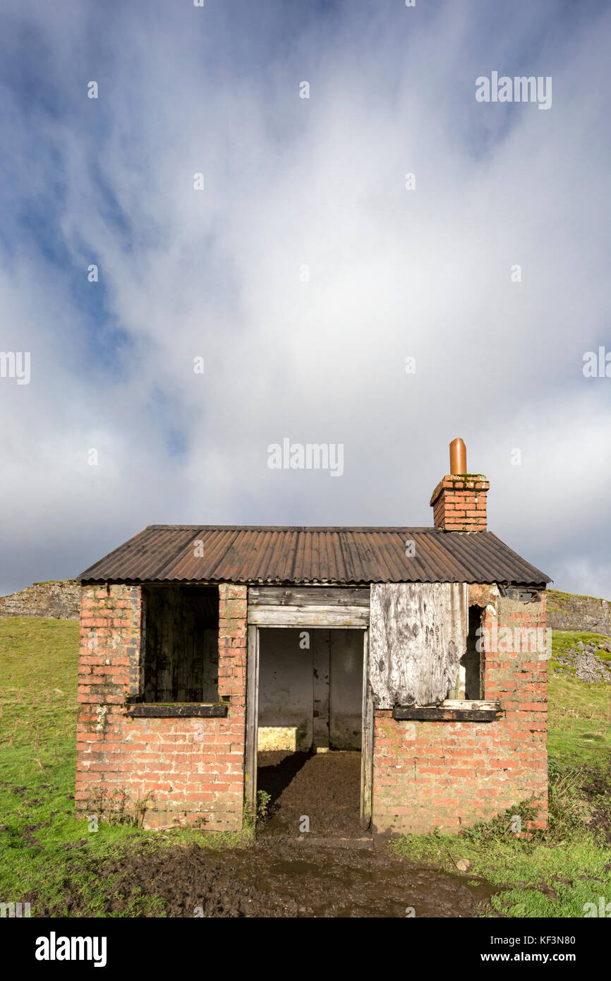 Brick shed hires stock photography and images Alamy