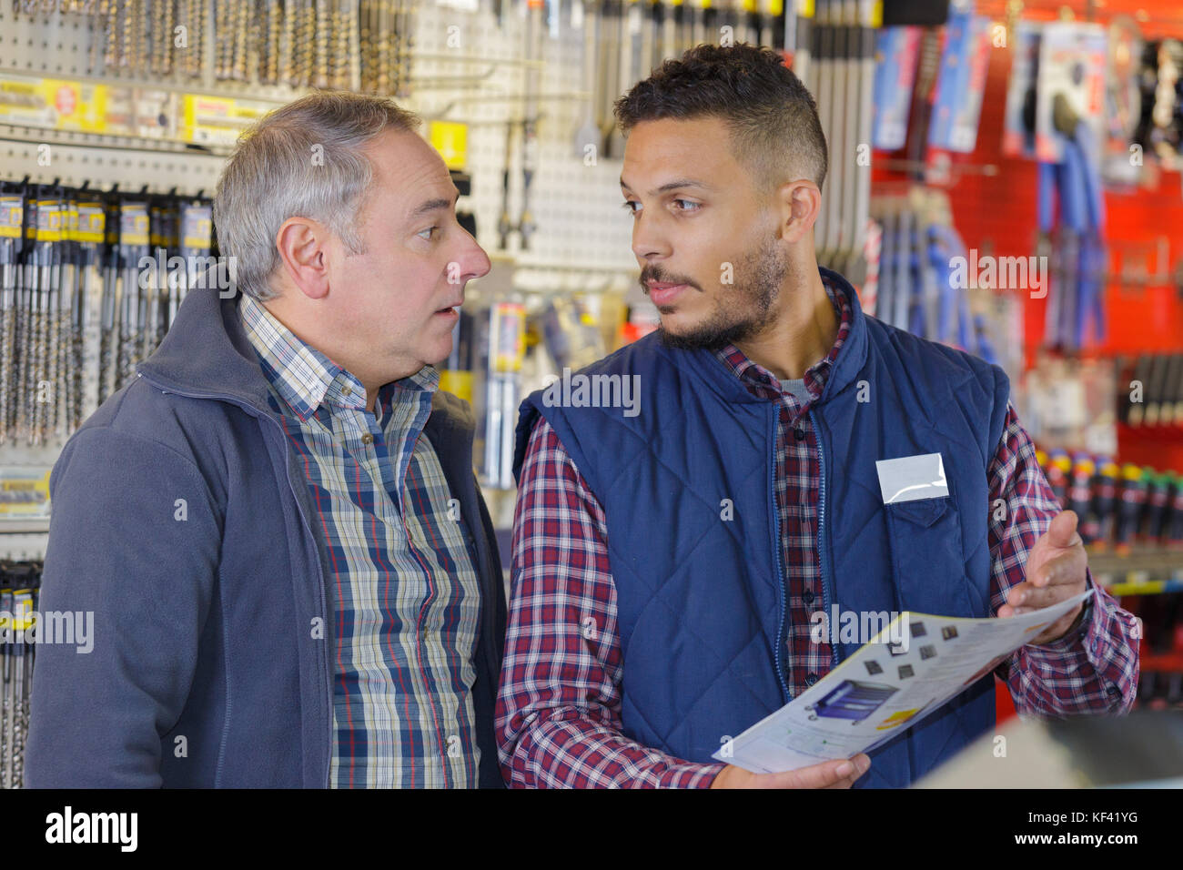 hardware store shopping Stock Photo Alamy