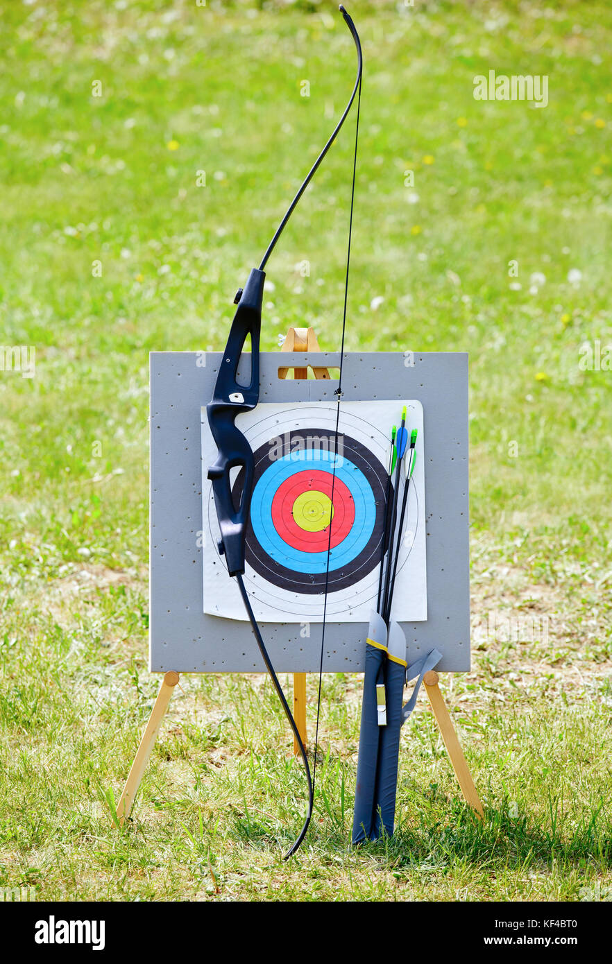 Shooting Target Arrow Stock Photos & Shooting Target Arrow Stock Images