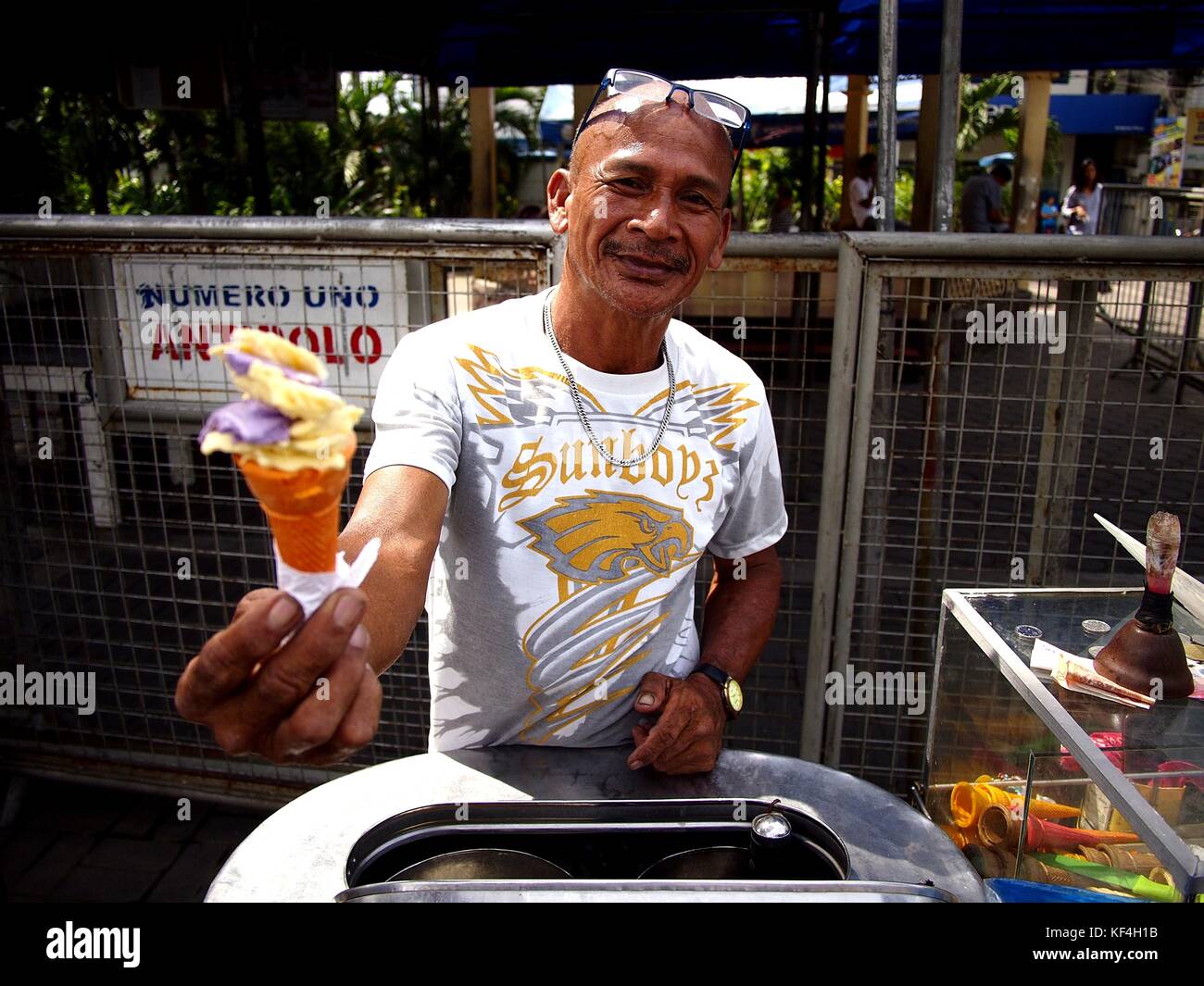 Ice cream cart philippines hires stock photography and images Alamy