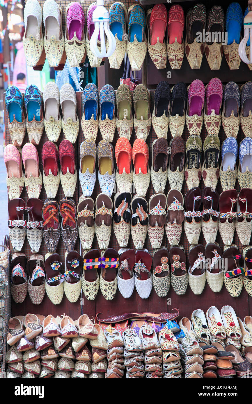 United Arab Emirates, Dubai, Bur Dubai, Souq, shoe shop Stock Photo Alamy