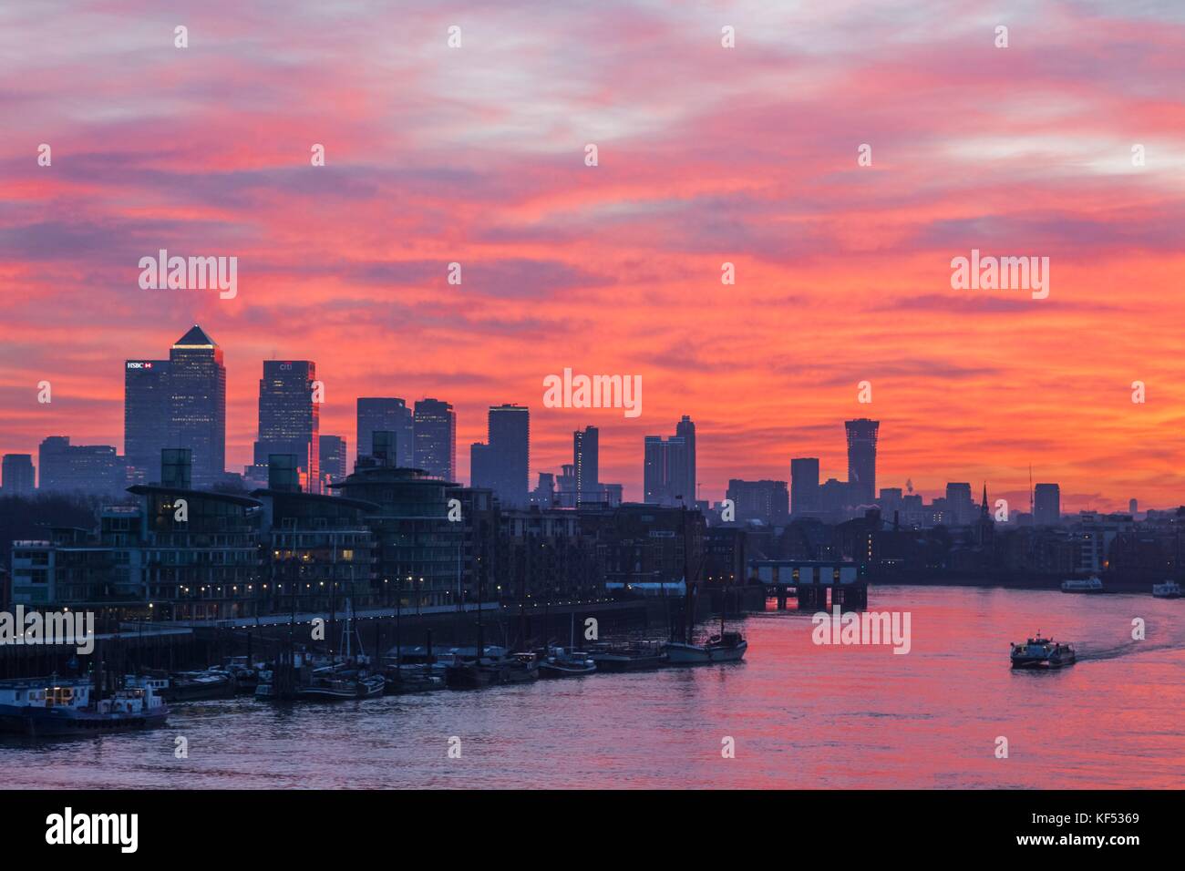 England, London, Sunrise Over Docklands and Canary Wharf Stock Photo ...