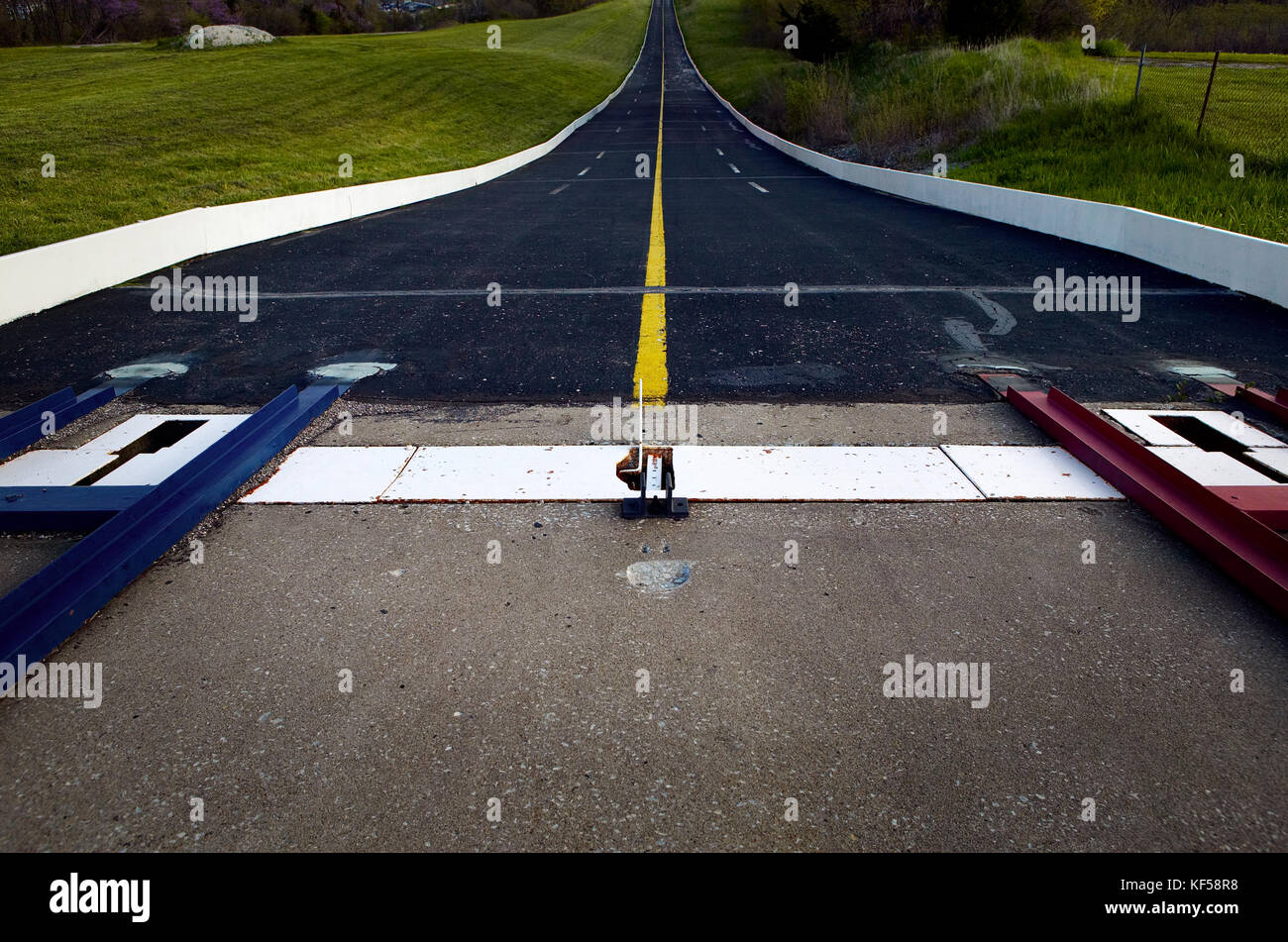 Race car starting line hi-res stock photography and images - Alamy