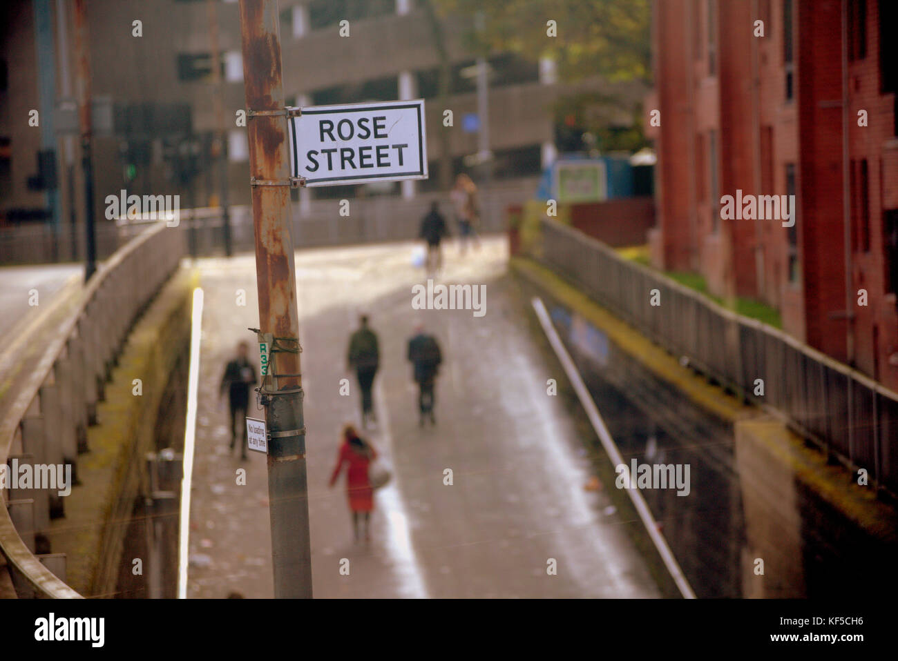 rose street glasgow sign street scene from high viewpoint out of focus figures people men and women Stock Photo