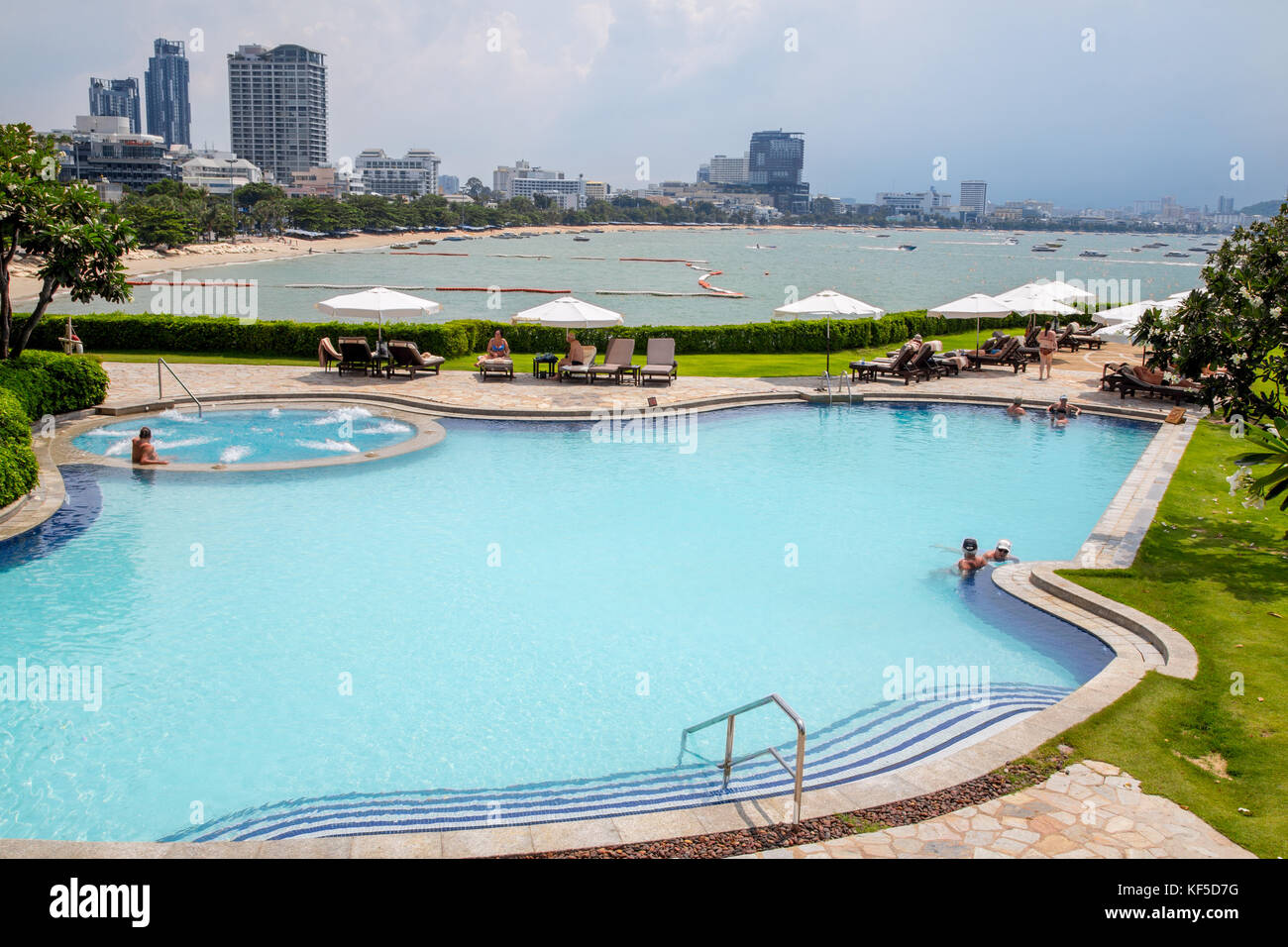 Dusit Thani luxury hotel and pool in Pattaya, Thailand Stock Photo