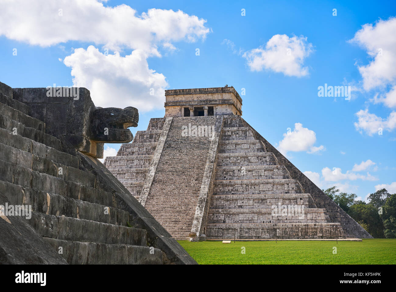 Chichen Itza El Templo pyramid Kukulcan temple in Mexico Yucatan Stock Photo
