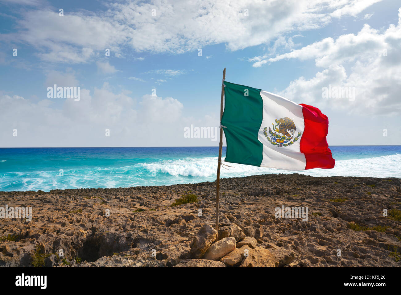 Quintana roo flag hi-res stock photography and images - Alamy