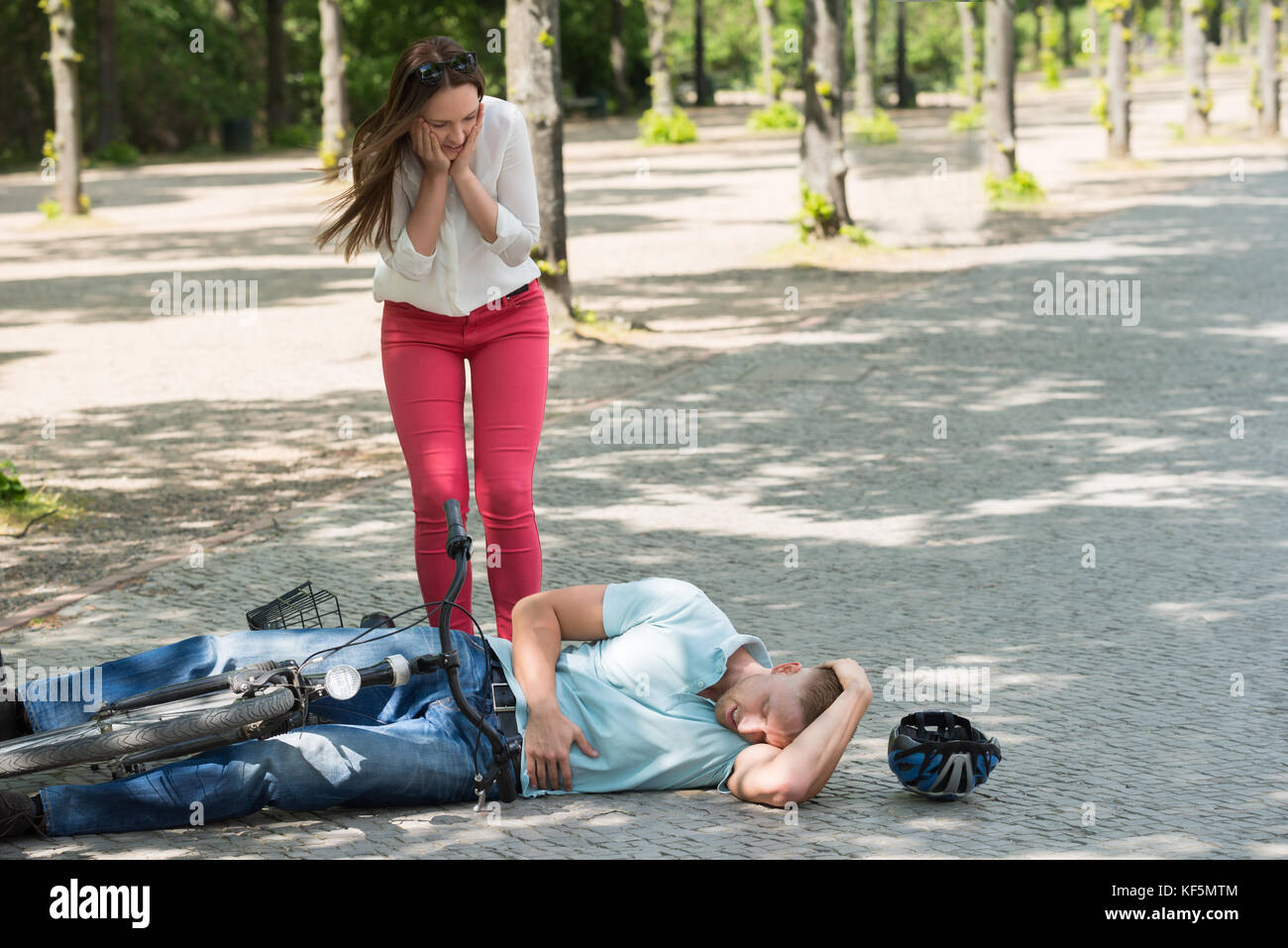 Bicycle accident hires stock photography and images Alamy