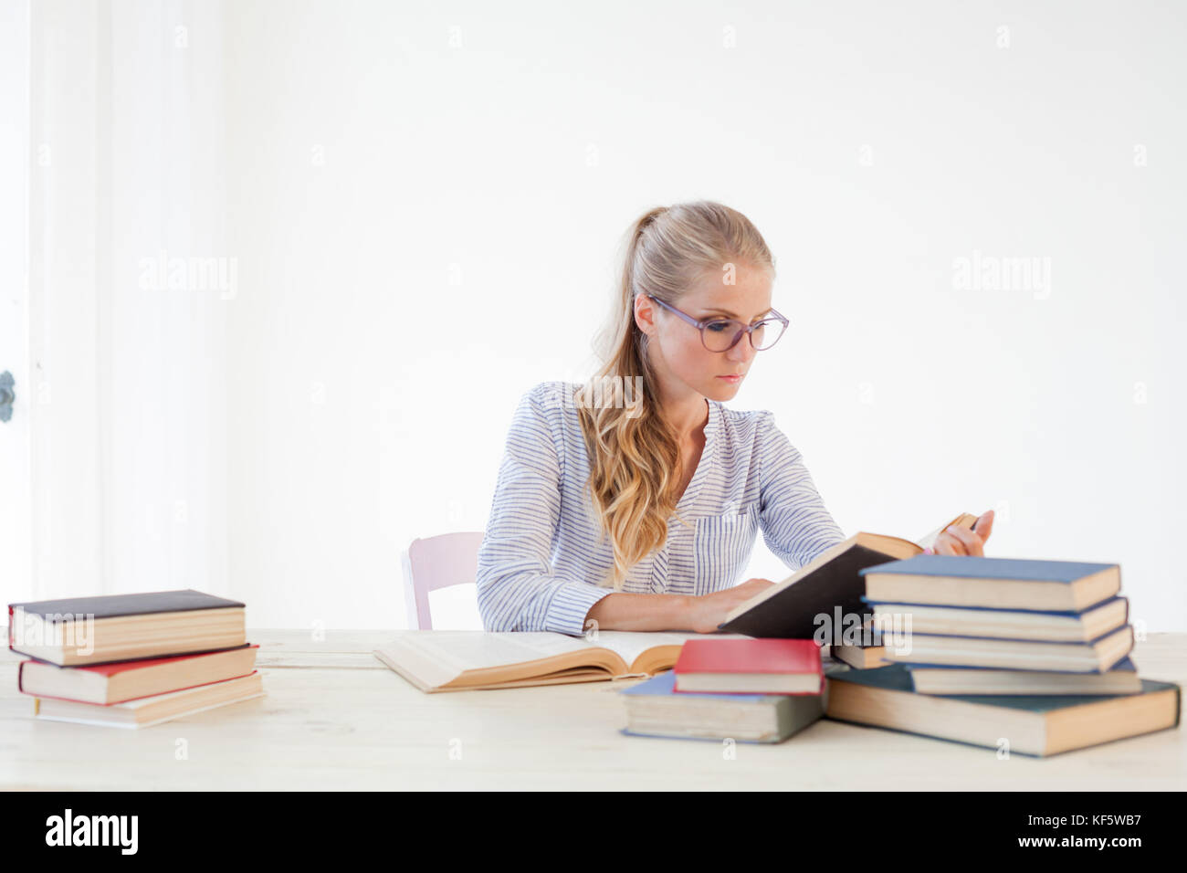 Secretary Reading girl business Secretary reads books is preparing for the exam Stock ...