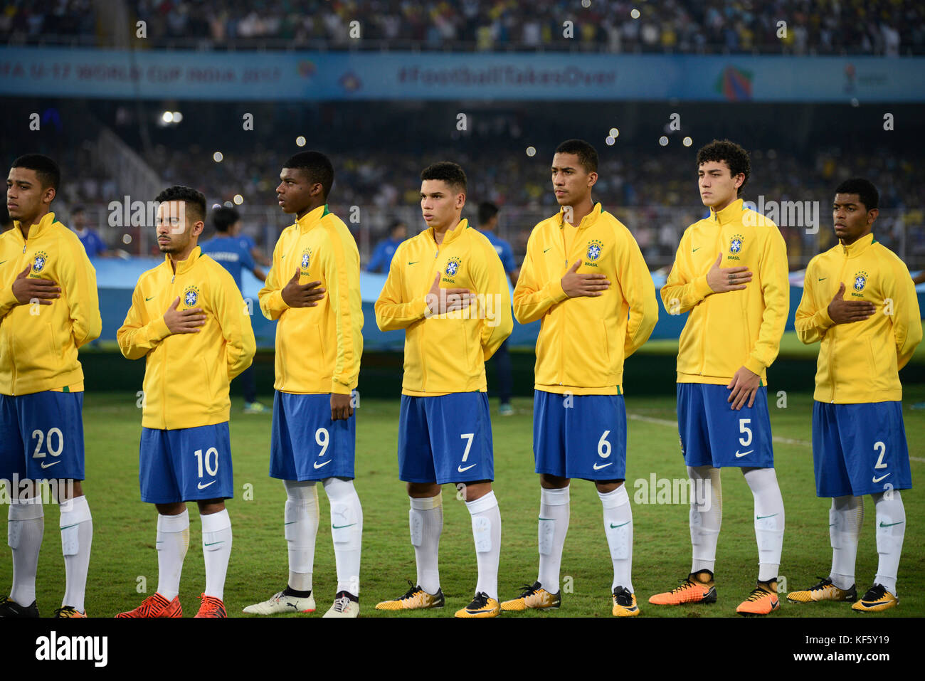 Kolkata, India. 25th Oct, 2017. Brazil football team stands for national  anthem during the FIFA U 17 World Cup India 2017 Semi Final match in  Kolkata. Players of England and Brazil in