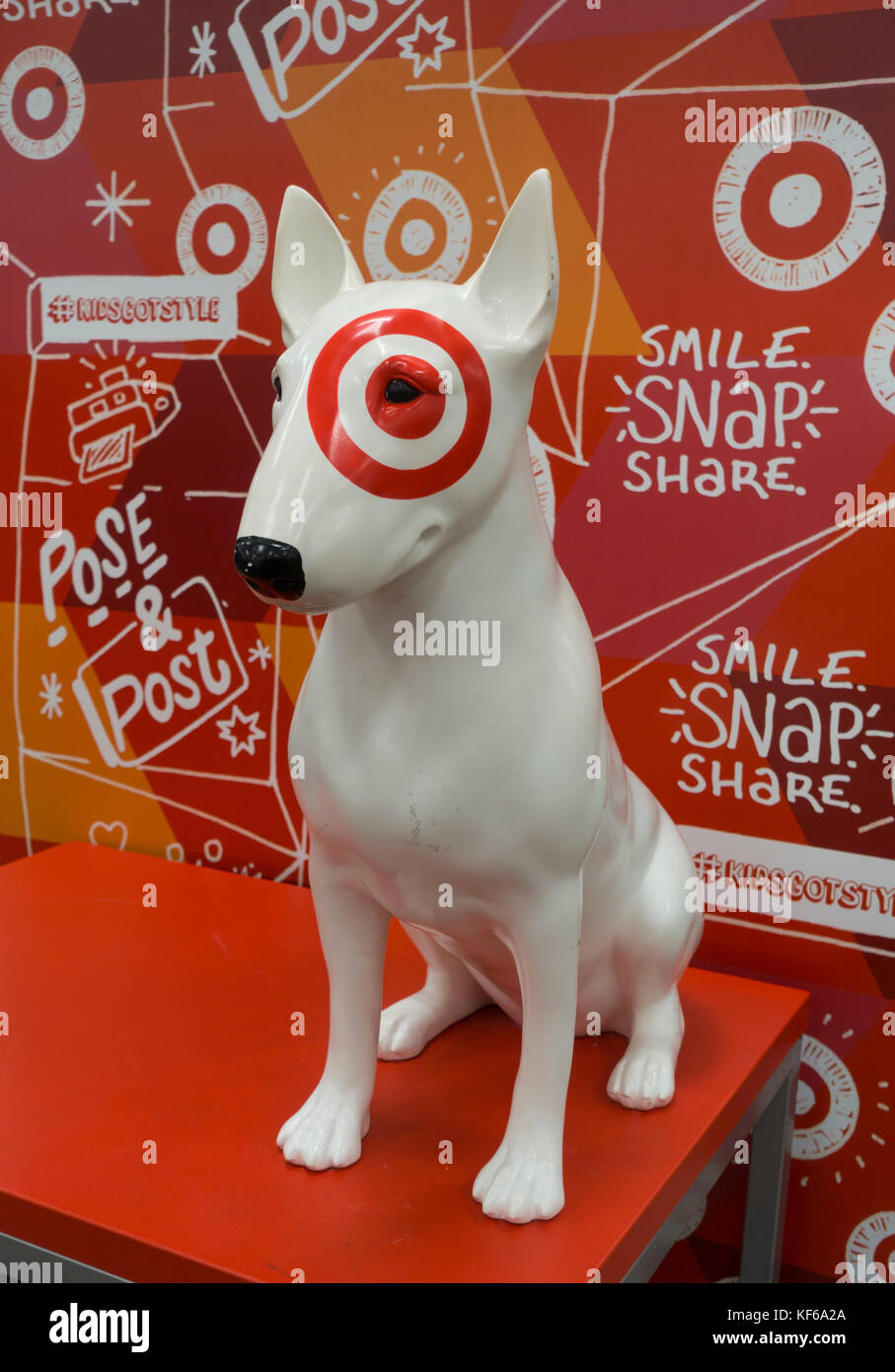 Super Target store / superstore / hypermarket in Virginia Gateway Shopping  Center, Gainesville, Virginia, USA Stock Photo - Alamy