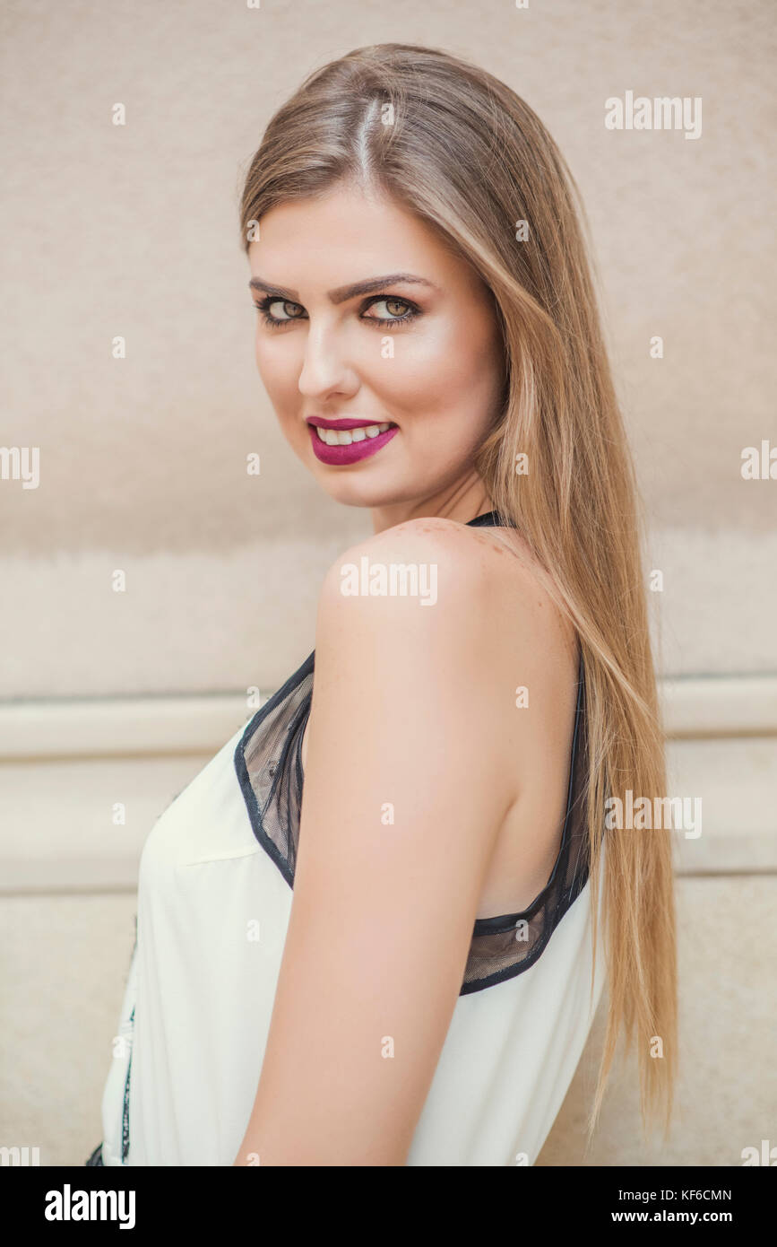 Face happy young blond hi-res stock photography and images - Alamy