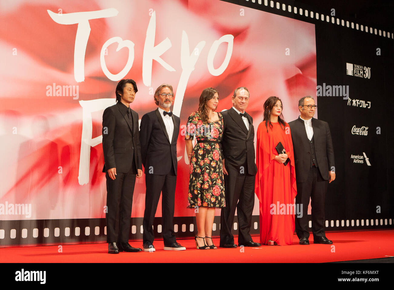 Members of the International Competition Jury, Masatoshi Nagase, Martin Provost, Victoria Jones, Tommy Lee Jones, Zhao Wei, Reza Mirkarimi appears on the opening red carpet for The 30th Tokyo International Film Festival in Roppongi on October 25th, 2017, in Tokyo, Japan. The festival runs from October 25th to November 3rd at venues in Tokyo. Credit: Michael Steinebach/AFLO/Alamy Live News Stock Photo