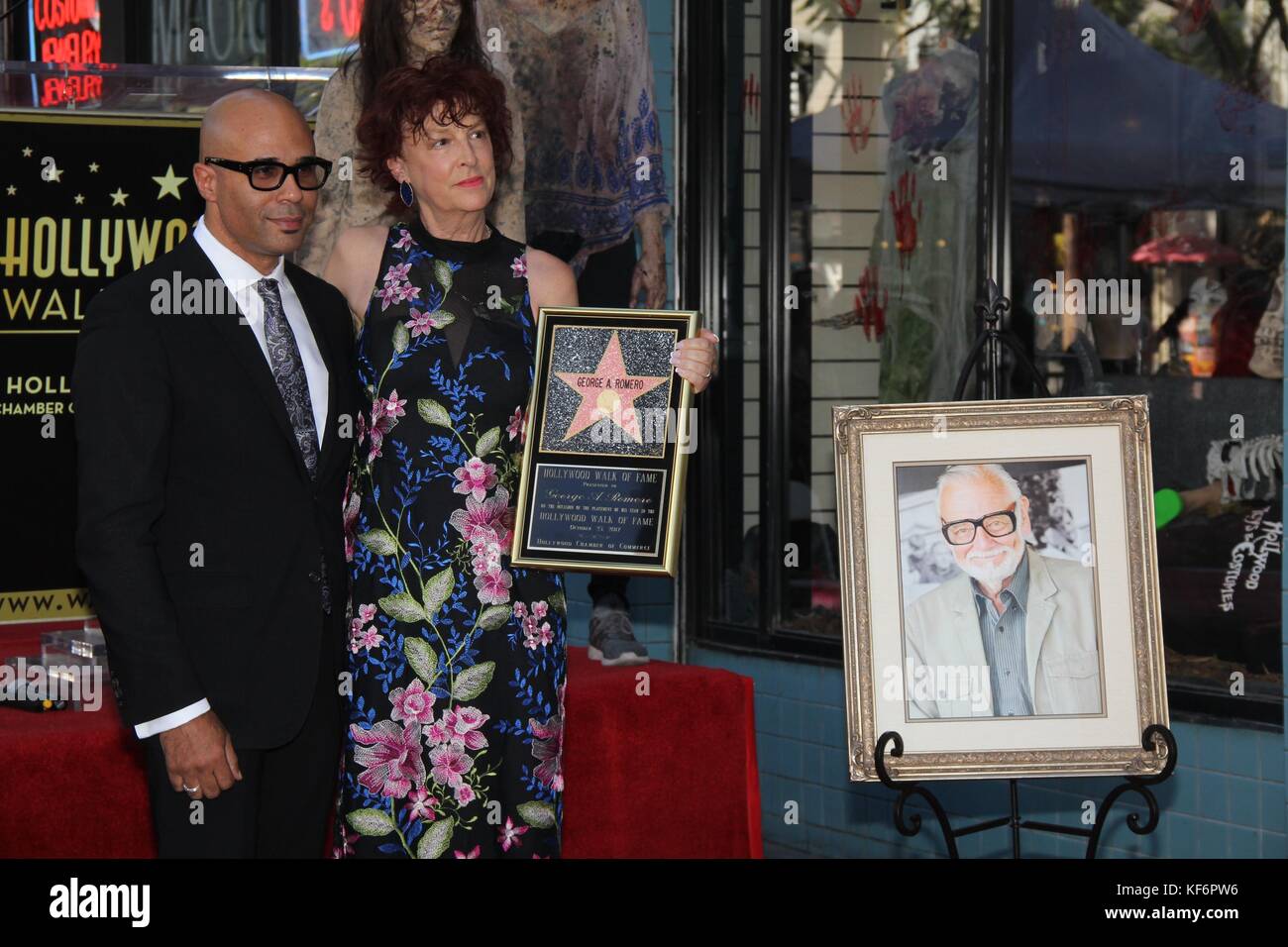 Hollywood, California, USA. 25th Oct, 2017. I15934CHW.The Late GEORGE A. ROMERO Godfather Of The Modern Zombie Film Genre Honored With Posthumous Star On The Hollywood Walk Of Fame .6604 Hollywood Boulevard, Hollywood, CA, USA.10/25/2017. © Clinton H.Wallace/Photomundo International/ Photos Inc Credit: Clinton Wallace/Globe Photos/ZUMA Wire/Alamy Live News Stock Photo