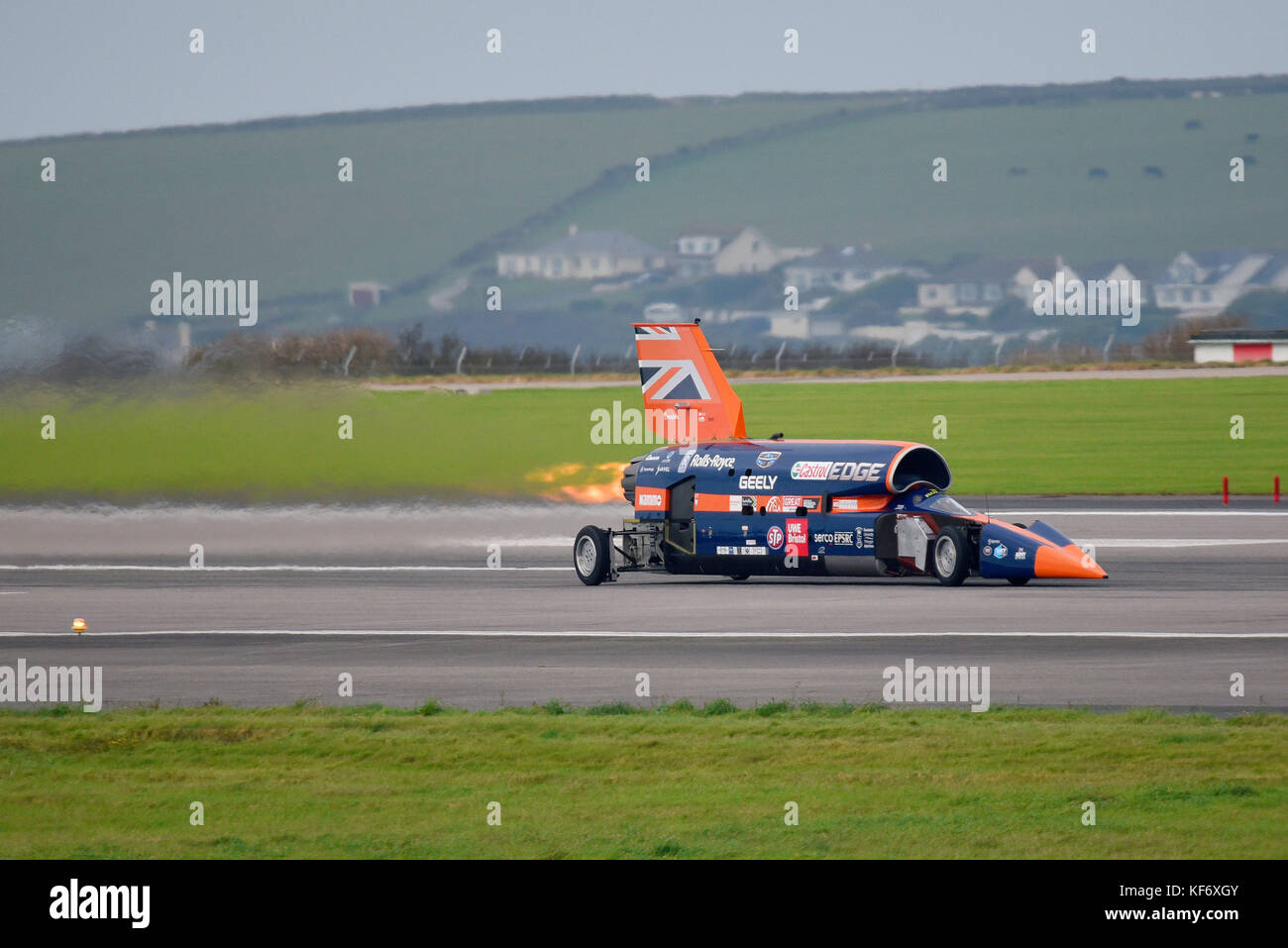 Bloodhound car hi-res stock photography and images