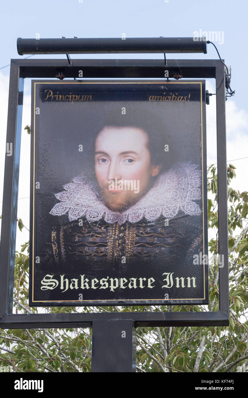 18th century Shakespeare Inn sign, Chapel Street, Welford-on-Avon, Warwickshire, England, United Kingdom Stock Photo