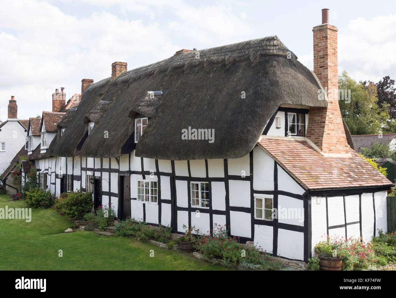 Thatched cottage, Church Street, Welford-on-Avon, Warwickshire, England, United Kingdom Stock Photo