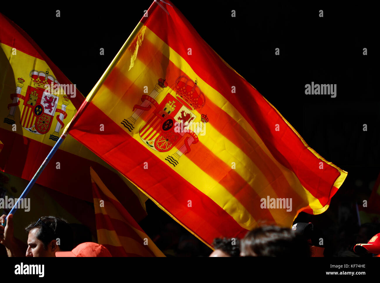 Barcelona, Spain. 8 October, 2017: Hundreds of thousands of Catalans shout slogans as they walk through the city of Barcelona to protest for the unity Stock Photo