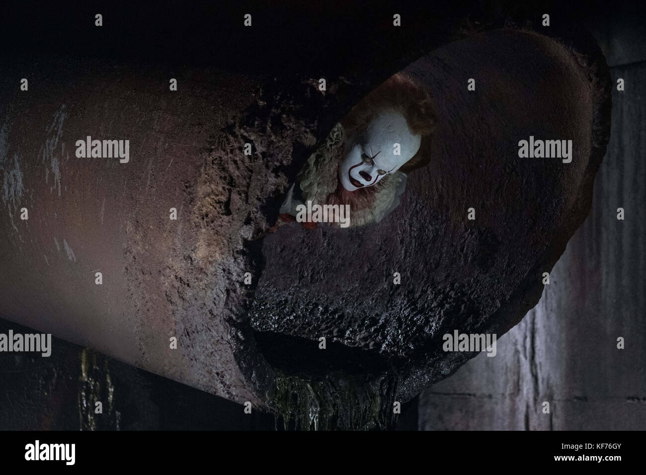 Pennywise hand hi-res stock photography and images - Alamy
