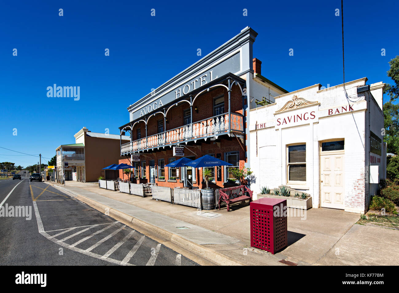 The old Bank of Victoria circa 1854 beside the Avoca Hotel.Gold was discovered in Avoca in 1852 and drinking establishments like the Avoca Hotel did a Stock Photo