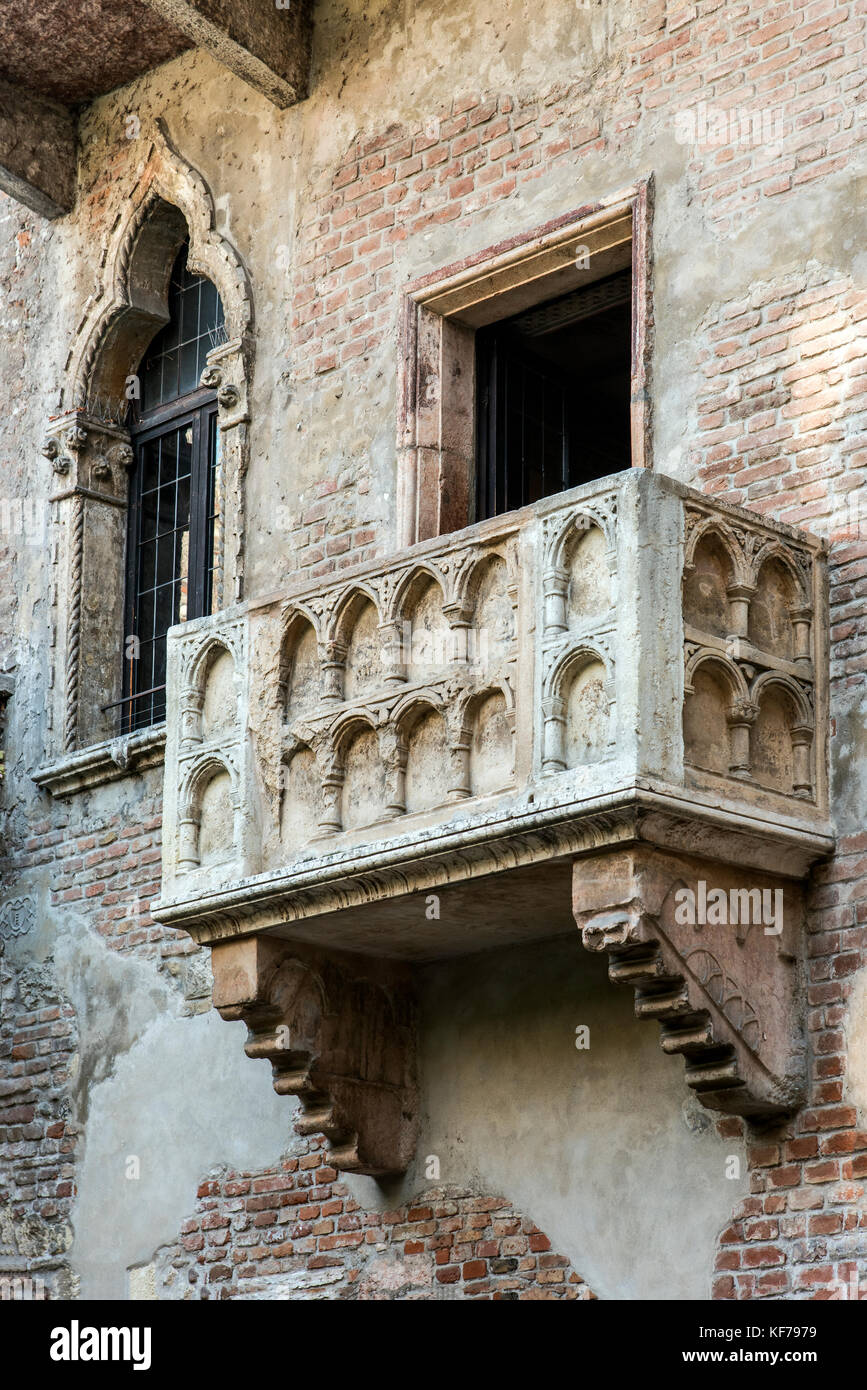 House of Juliet with the famous balcony, Verona, Veneto, Italy Stock Photo