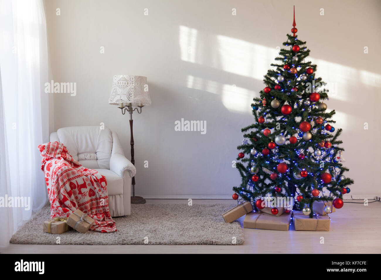 Christmas tree hall indoor lights hires stock photography and images