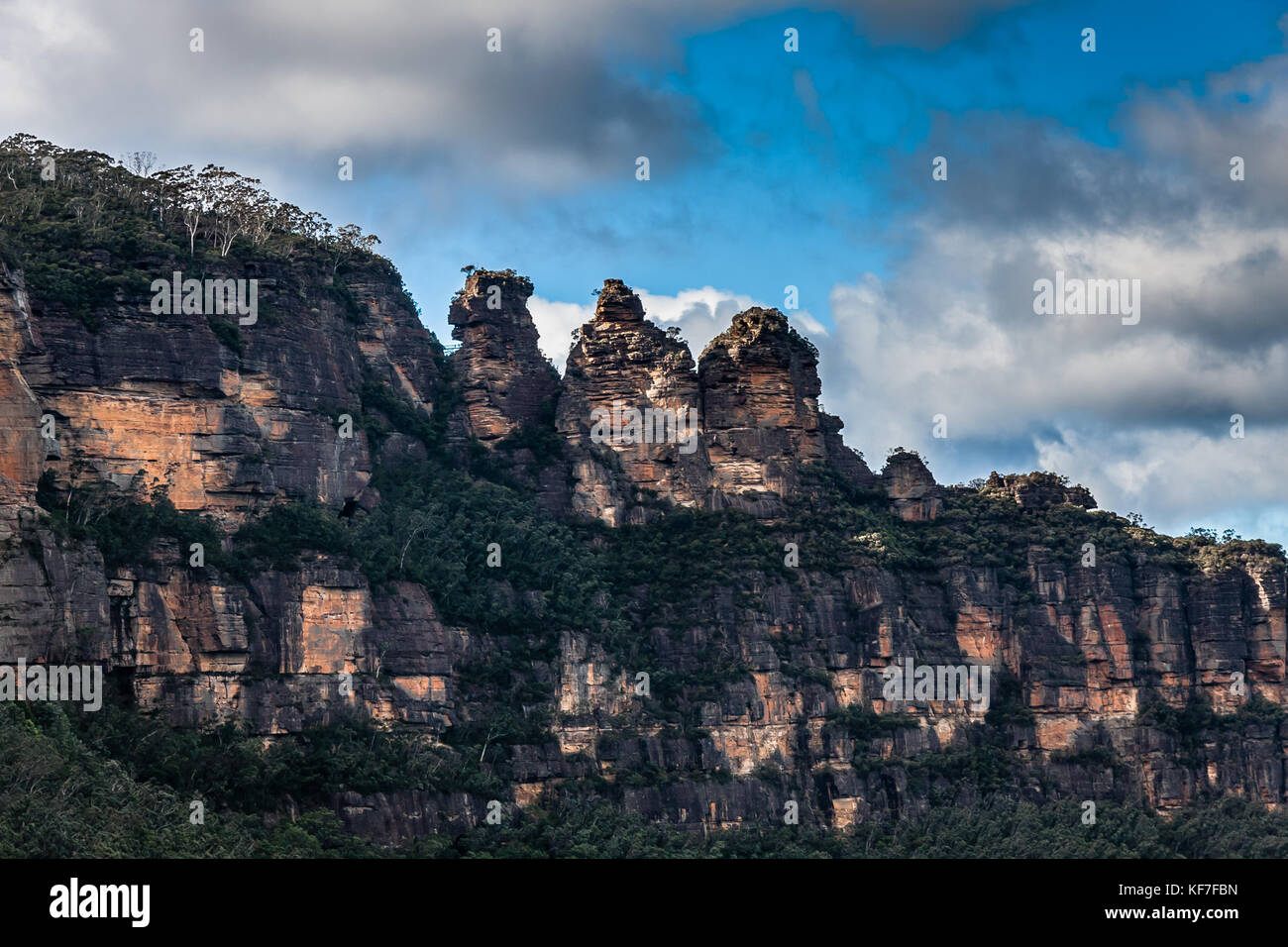 The Three Sisters rock formation in Blue Mountains National Park, NSW