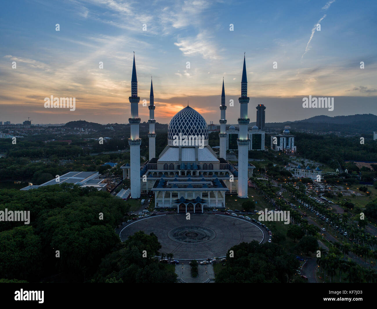 Aerial Photo Of Sultan Salahuddin Abdul Aziz Shah Mosque During Sunset Stock Photo Alamy