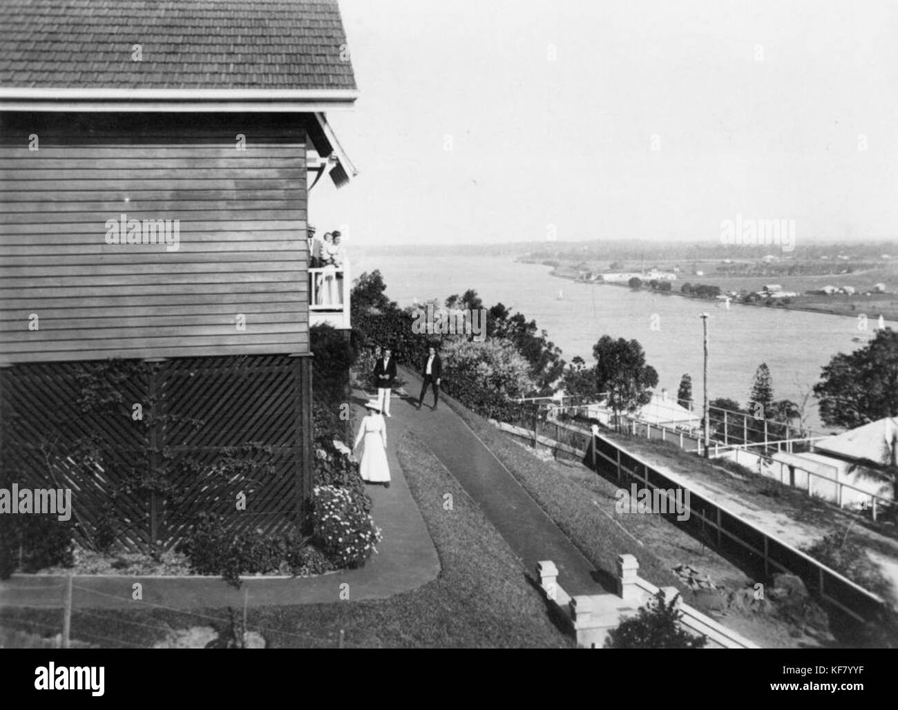 1 120008 Home in the riverside suburb of Hamilton, Brisbane, ca. 1909